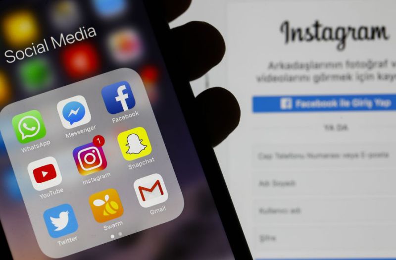 Facebook is set to add its name to Instagram and WhatsApp