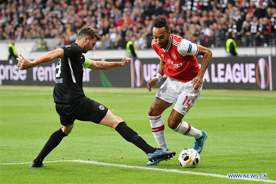 Arsenal Down Ten-Men Frankfurt 3-0 in Europa League