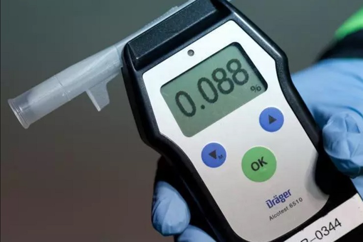 No more drinking on the job! TCL workers protest breathalyser test