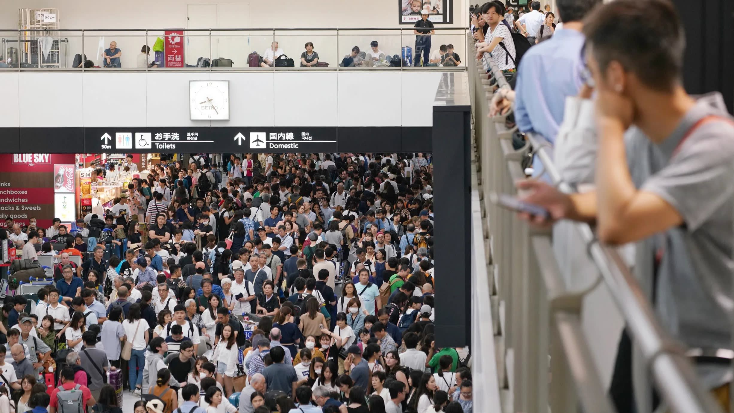 Typhoon Strands More Than 5,000 People at Tokyo’s Narita Airport
