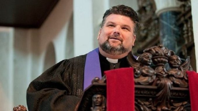 Florida Pastor Accused of Raping Teenage Girl Kills Himself