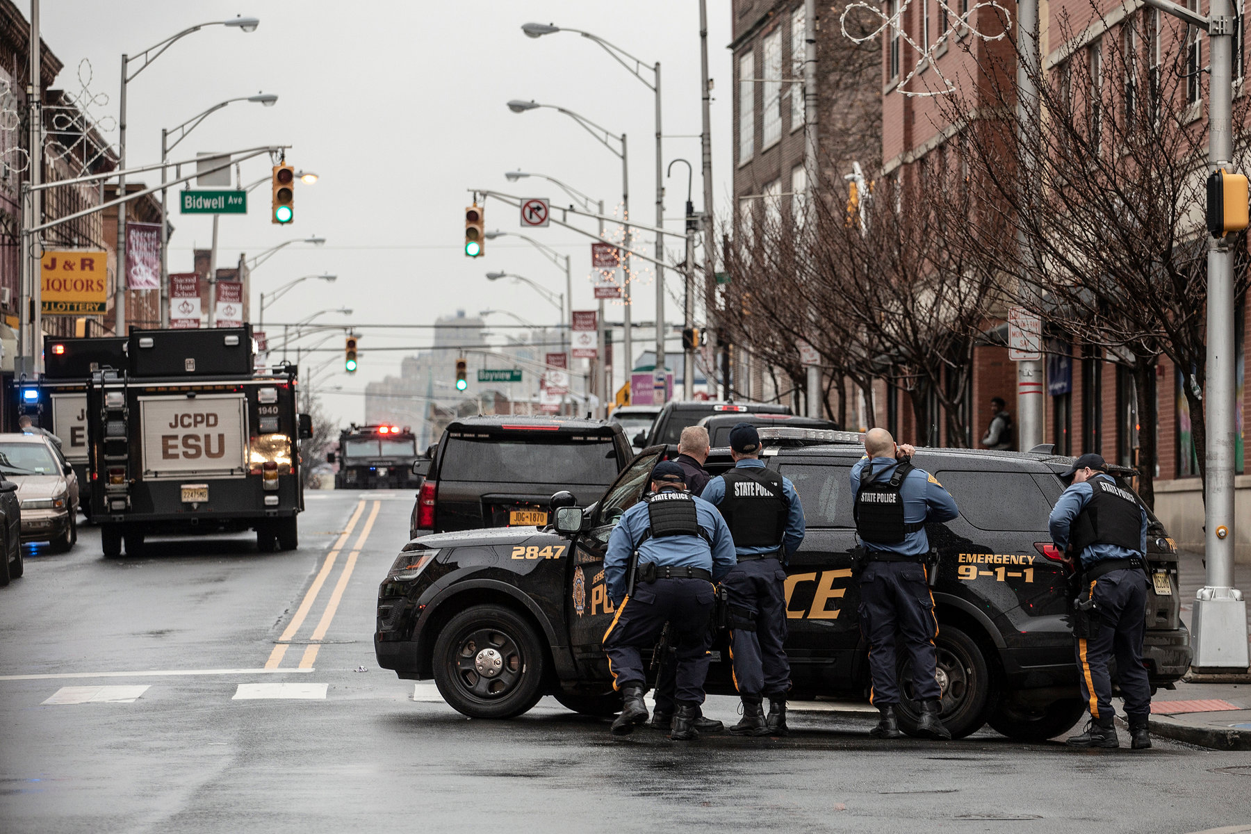 Six Dead in Hourslong New York-Area Shootout