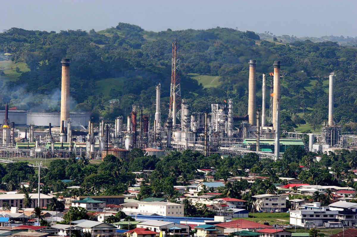 Government responsible for delayed sale of refinery assets