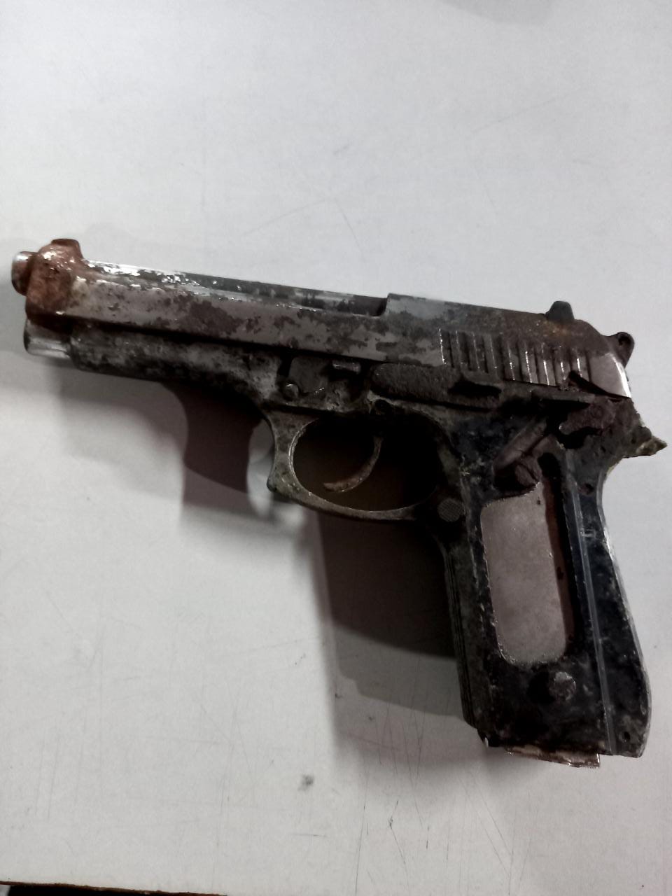 Vistabella couple arrested for possession of a firearm