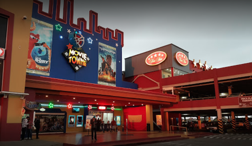 Hey movie lovers! Movie Towne raises ticket prices