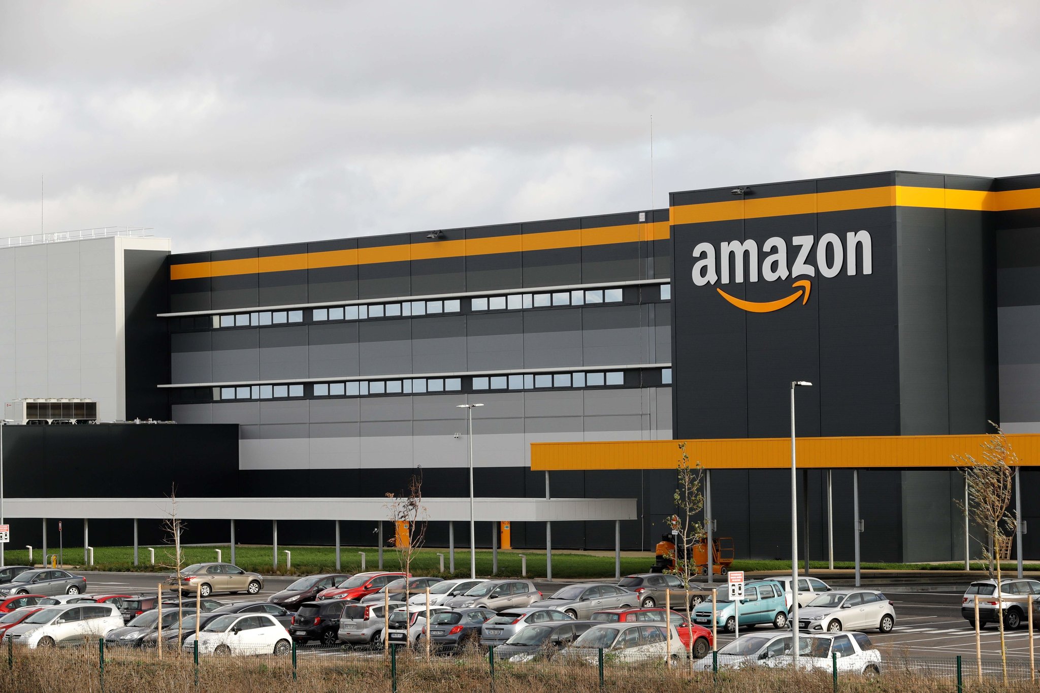 Nearly 4,000 Amazon Staff Given Wrong Test Results