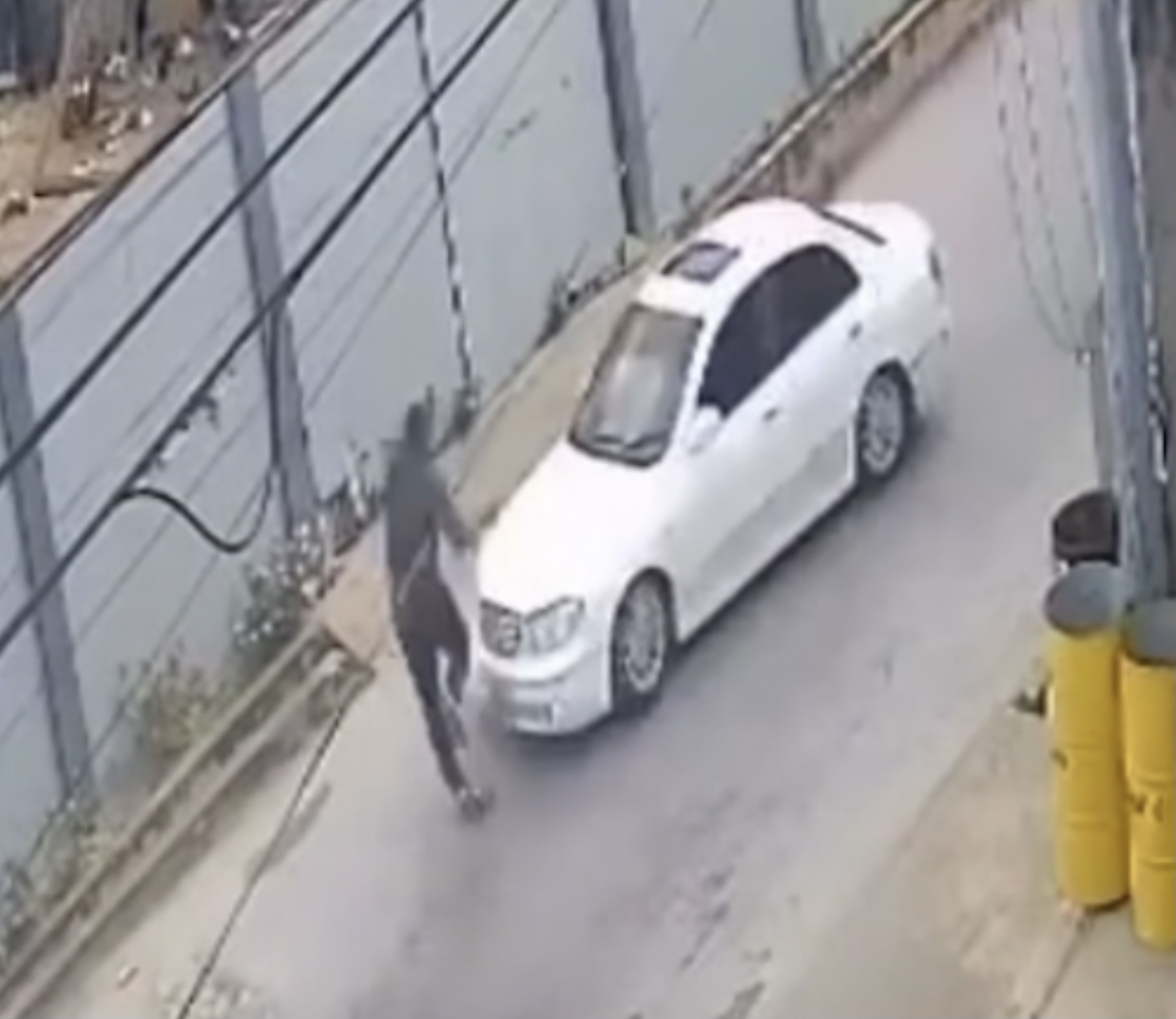 Dramatic video of man being run over by a car in Barataria