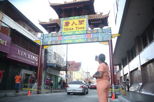 Traffic disruption: Unveiling of lion statues at Chinatown