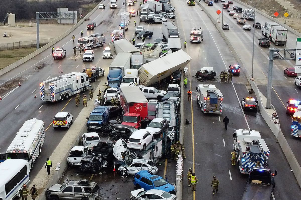 6 People Die in Texas Crash Involving More Than 100 Vehicles