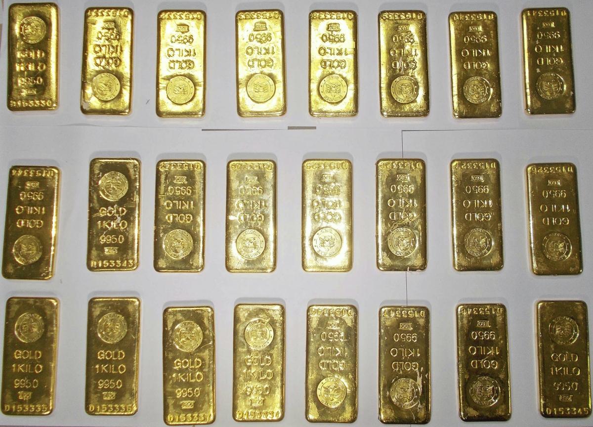 Saudi Arabia Busts Gang for Smuggling Gold, Over $17 Million Abroad