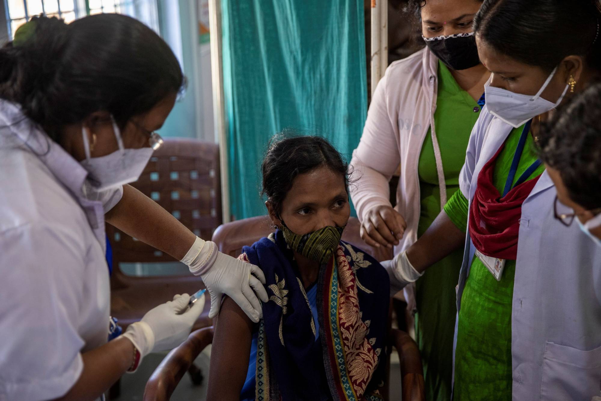 Indian Slum Residents Deceived into Taking Trial COVID-19 Vaccine