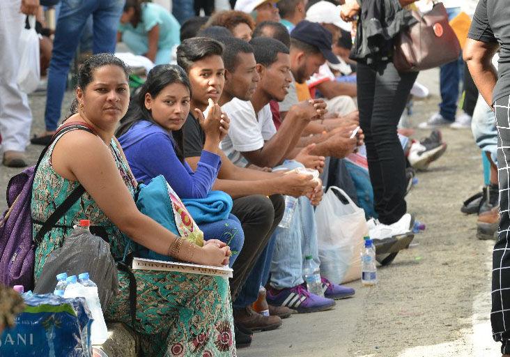 Venezuelan migrants can start collecting their renewed permits
