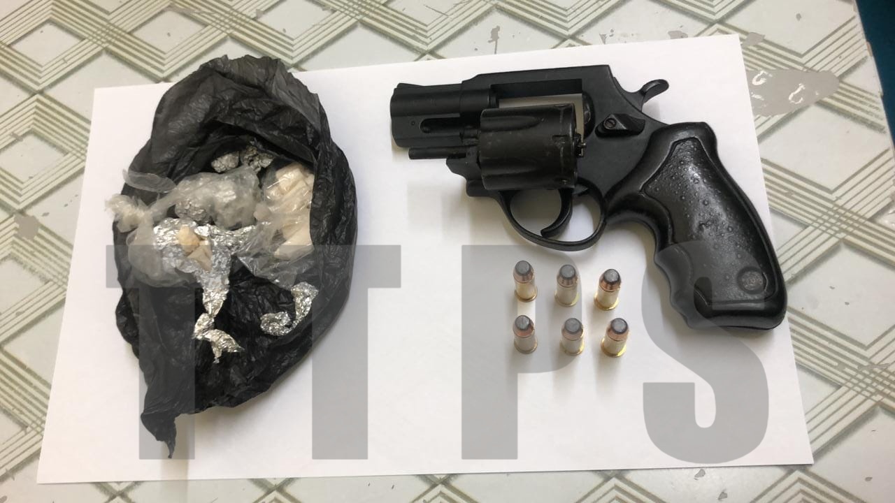 4 men charged for possession of guns and drugs