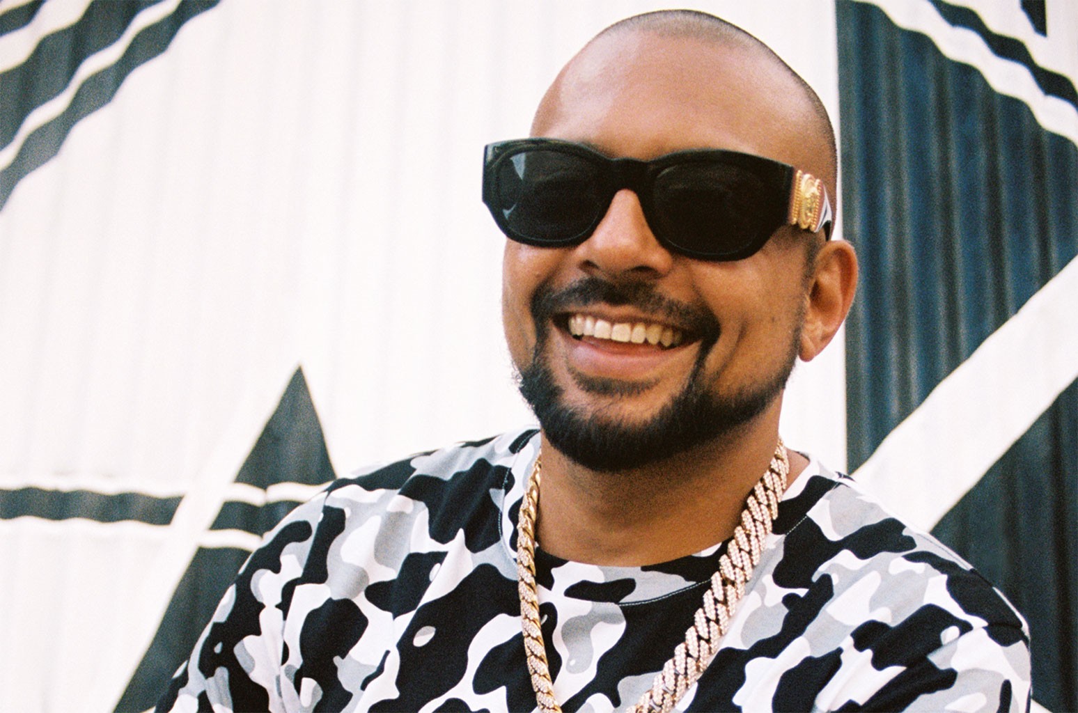 Sean Paul teases collab with Gwen Stefani and Shenseea “Light My Fire”