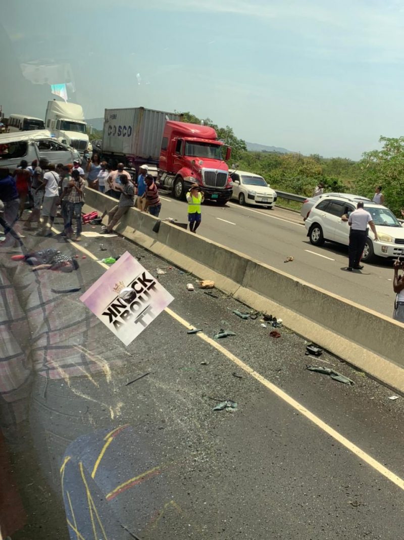 Major accident in Jamaica leaves four dead, 11 injured IzzSo News travels fast