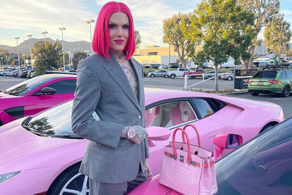 Jeffree Star Is Hospitalized After Suffering Injuries in Car Accident