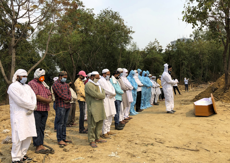 India’s Crematoriums Overwhelmed With COVID-19 Dead Bodies