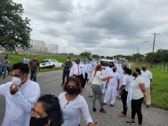 Local Gov’t Minister steps in, as Cops block entry to Caroni Cremation site