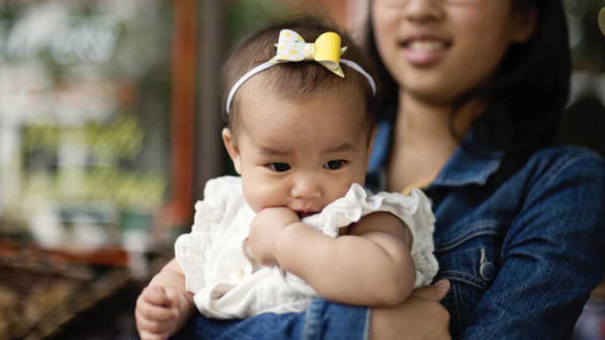 China Legalizes Couples to Have Three Children