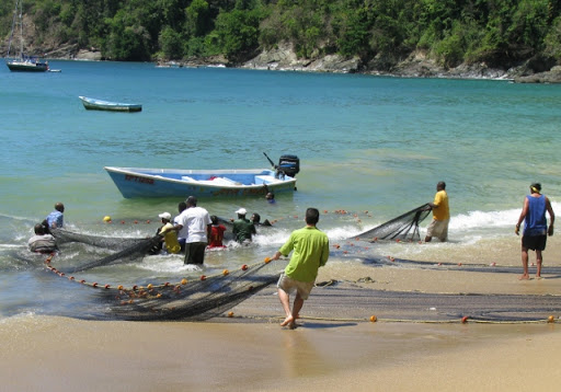 Fishermen want to work during curfew hours