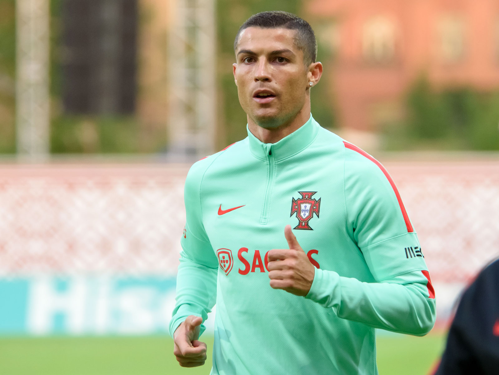 Man U reach agreement to re-sign Cristiano Ronaldo