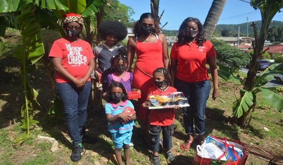Minister Cox spreads Christmas joy to vulnerable Diego Martin family