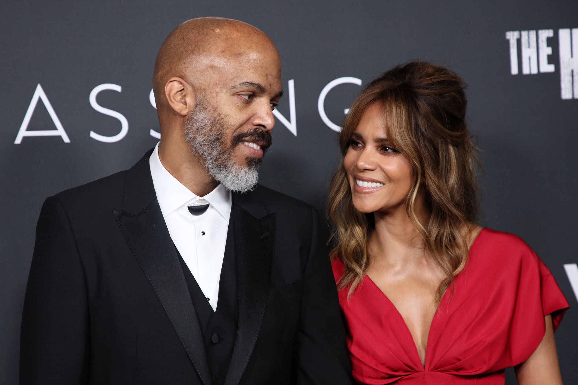 Halle Berry is not married!! She tricked us…