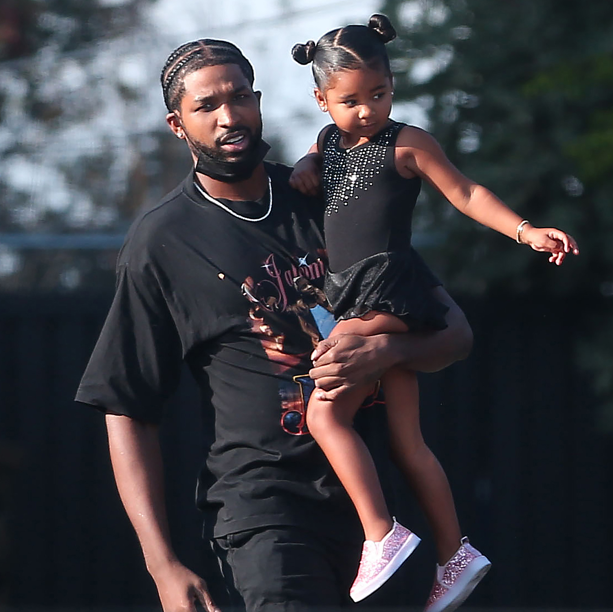 Tristan Thompson delivers roses to his daughter True before confirming paternity test