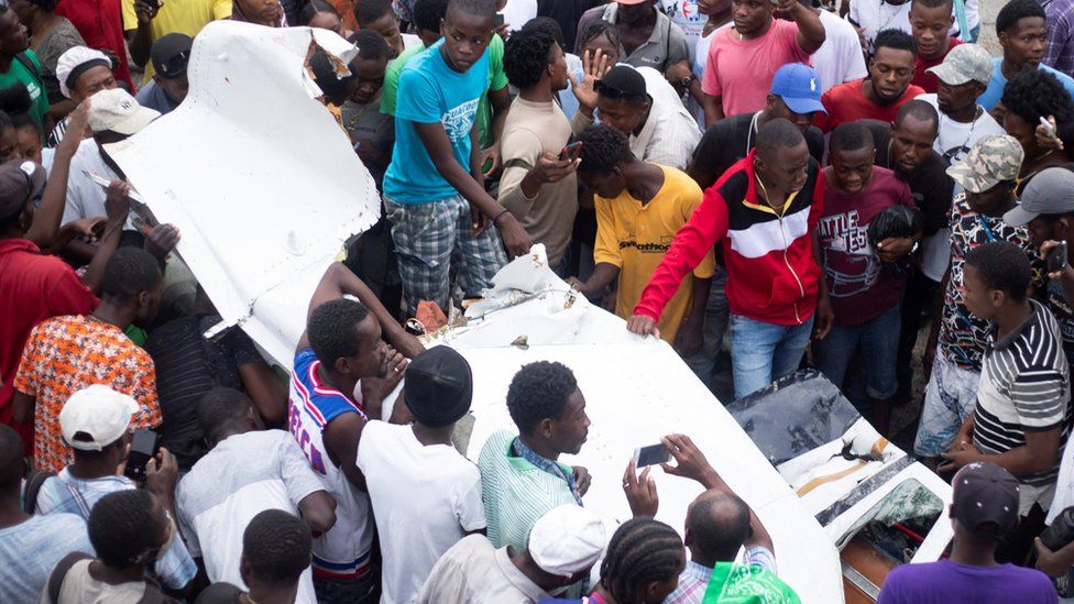 Plane crash in Haiti kills six people