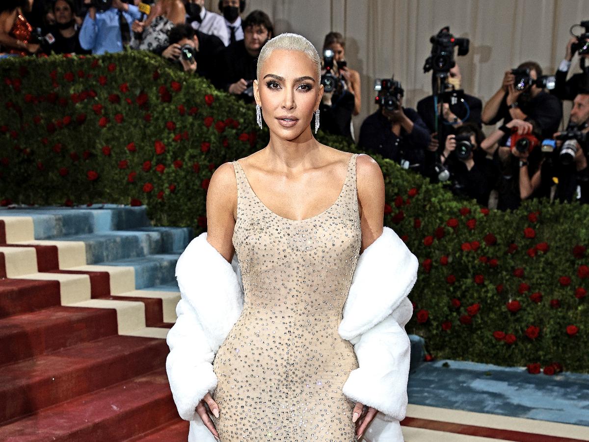 Kim Kardashian barely squeezed into Marilyn Monroe’s dress – it could not zip up