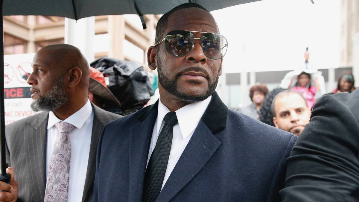 Unauthorized R. Kelly album pulled from streaming services