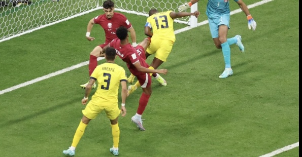 Ecuador defeats  Qatar in World Cup 2022 opener