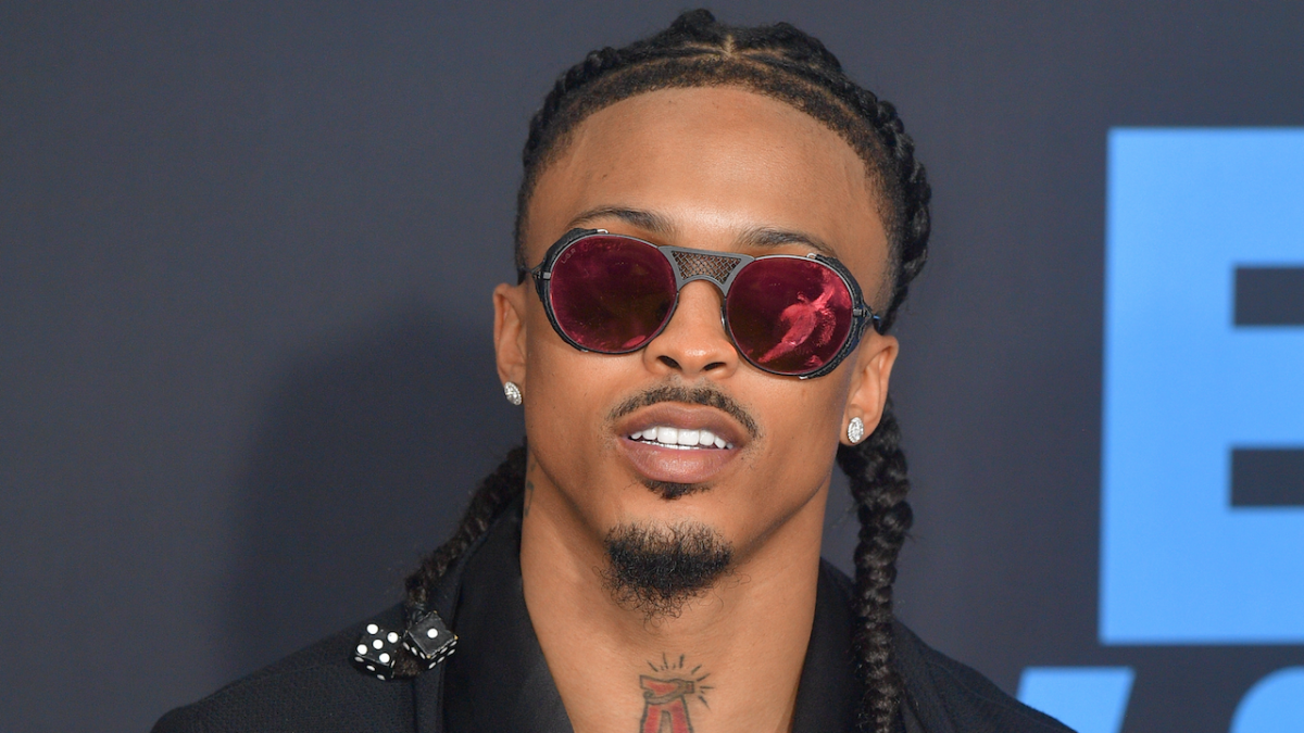 August Alsina seemingly comes out as gay