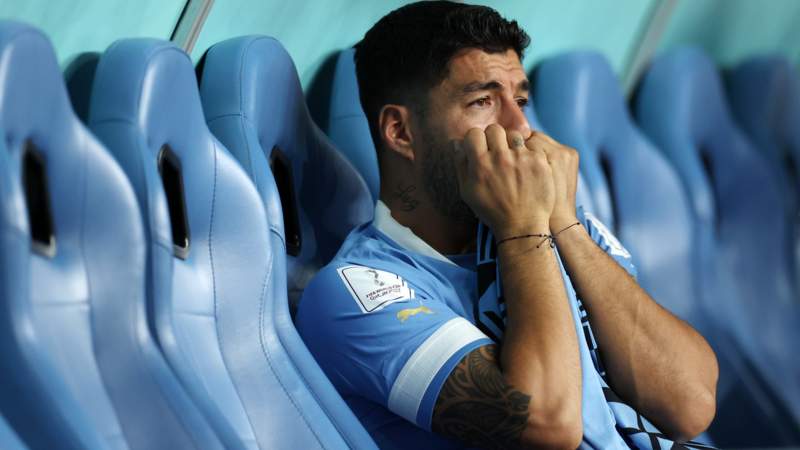 Uruguay beat Ghana, but both teams knocked out of World Cup