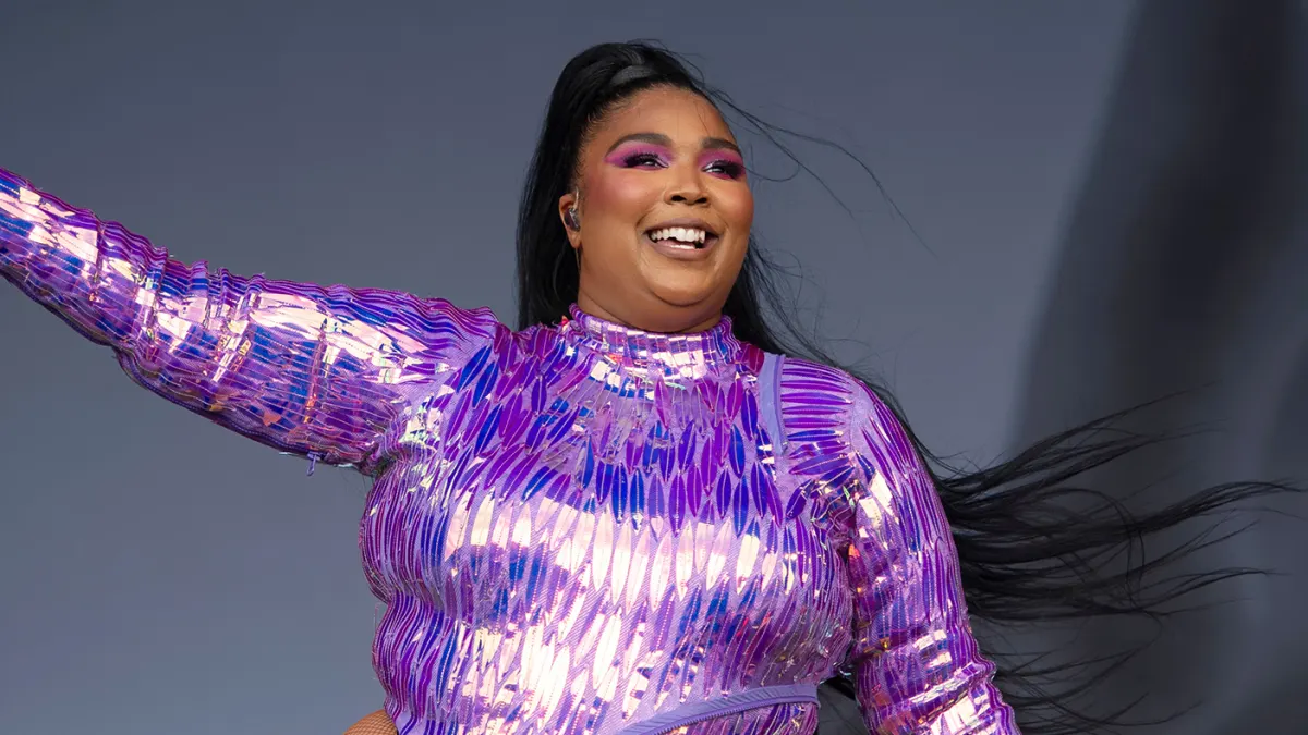 Lizzo to receive humanitarian award despite recent dancers’ allegations