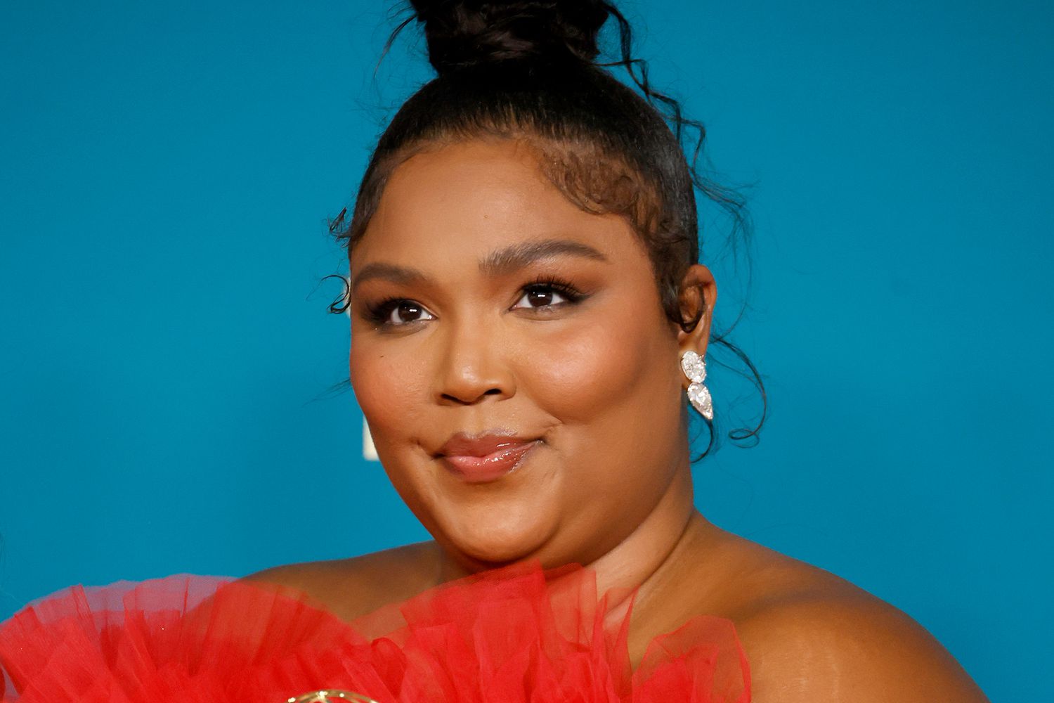 Lizzo sued for allegedly weight-shaming & sexually harassing her dancers