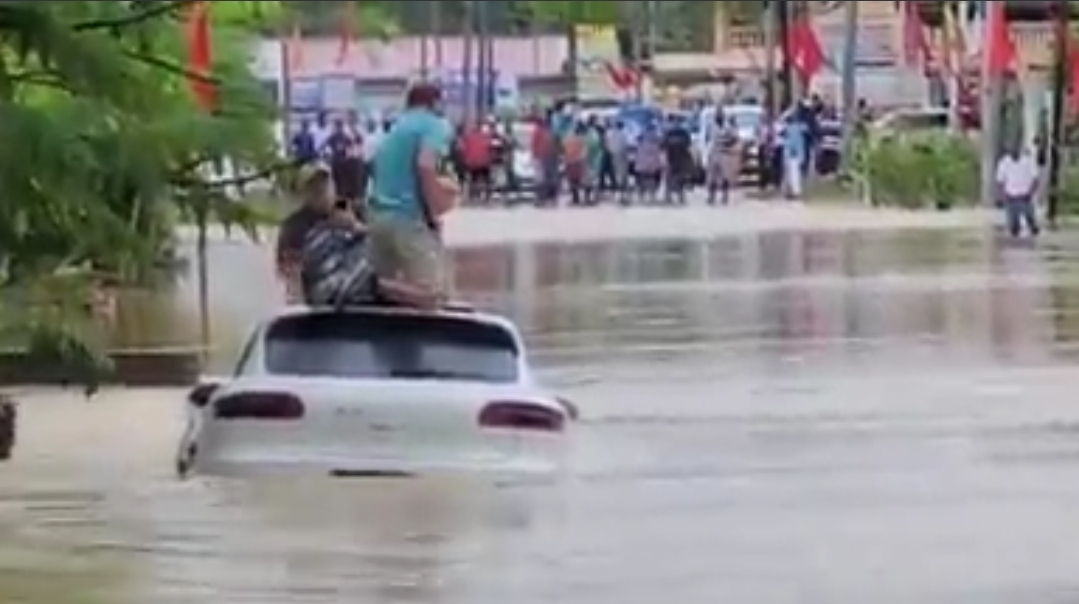 Rescue mission in Sangre Grande to save occupants trapped in flood waters