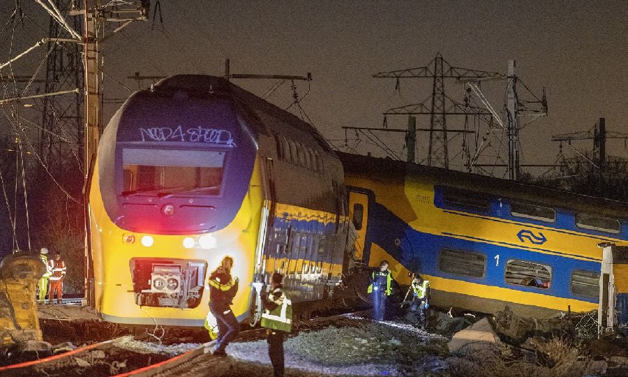 Several hurt as passenger train derails in the Netherlands