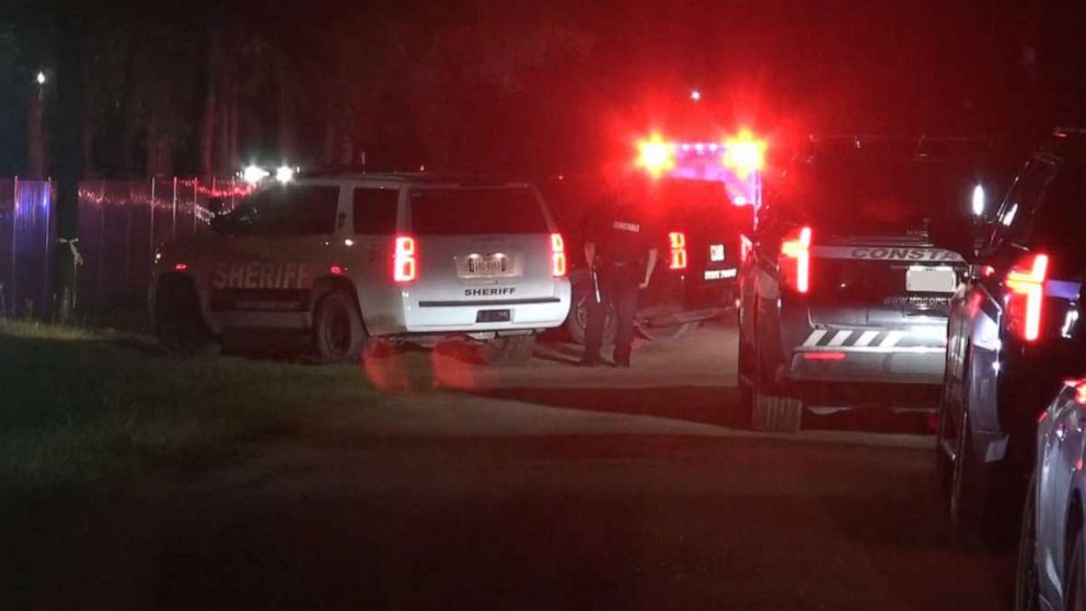 Texas man kills 5 neigbours including 8-year-old boy; suspect on the run