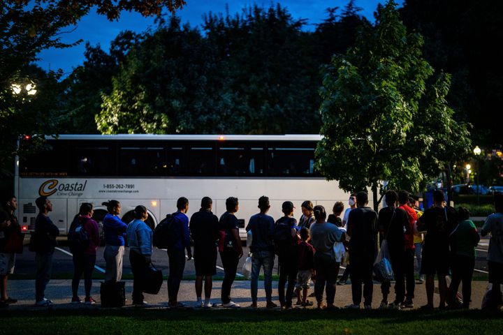 Texas sends busload of migrants to Los Angeles for first time