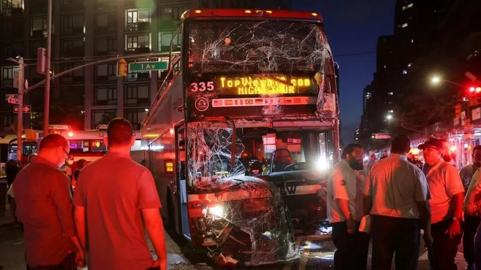 18 injured as two buses collide in New York City