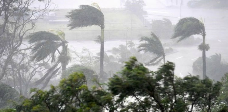 Thousands evacuated as typhoon hits southern China