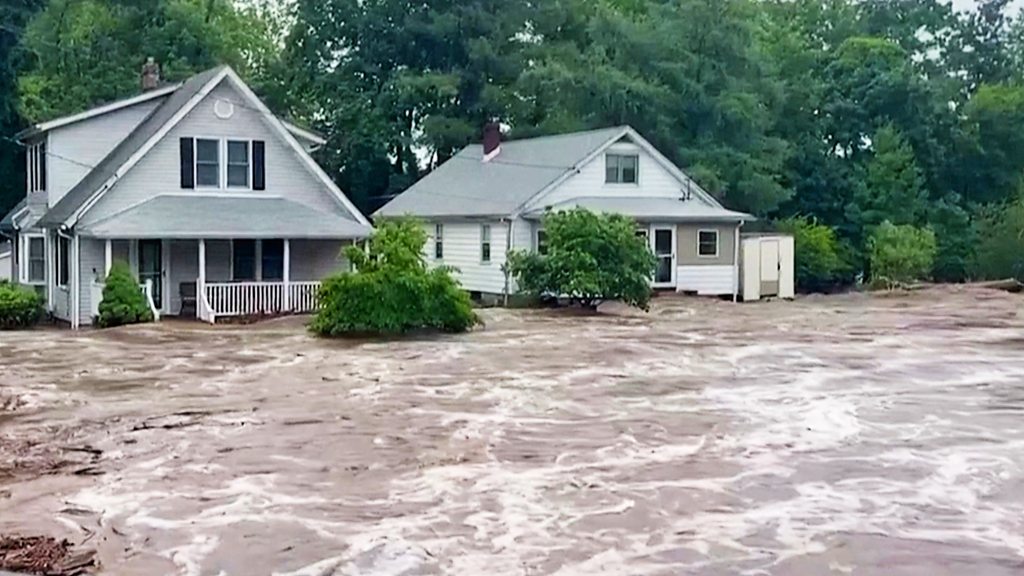 Floods deluge US north-east; 13 million residents under storm watch