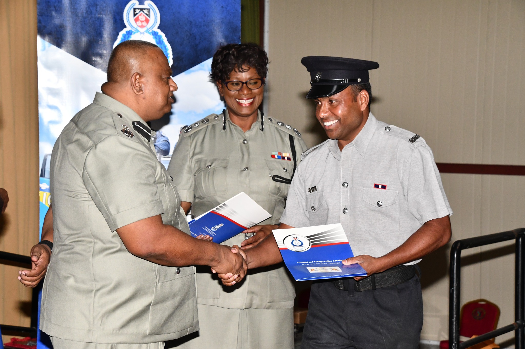 921 police officers promoted