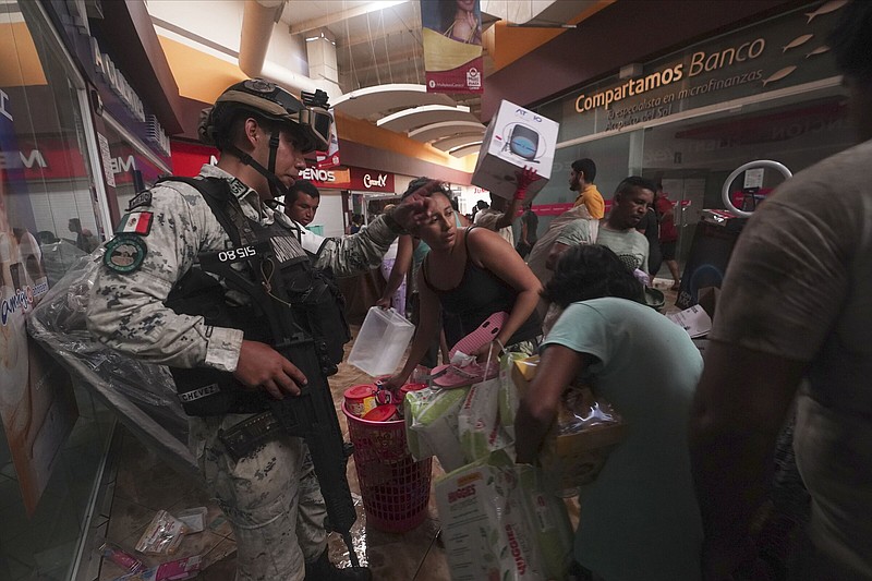 Soldiers sent to devastated Acapulco amidst looting following Hurricane Otis