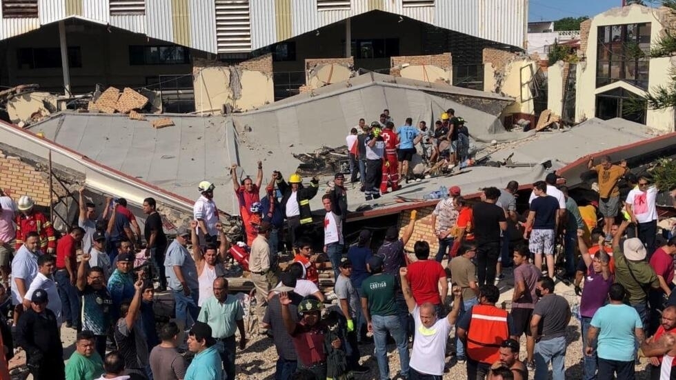 Seven dead after Mexico church roof collapse