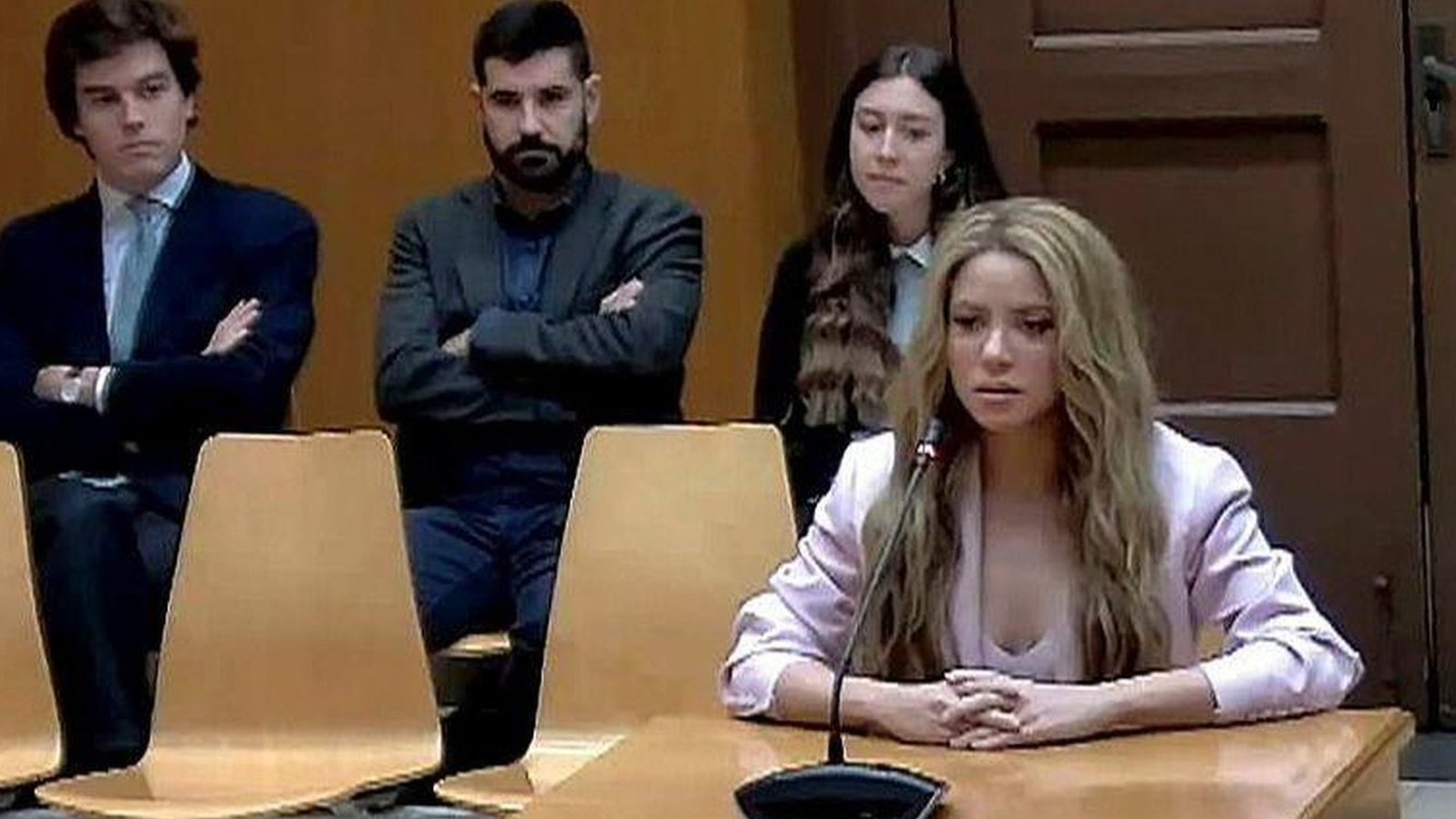Shakira settles Spanish tax fraud case with €7.5m fine