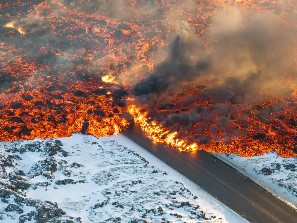 State of emergency declared in Iceland after new volcanic eruption
