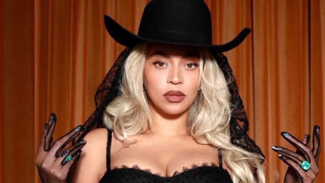 Beyoncé becomes first black woman to top Billboard Country Chart
