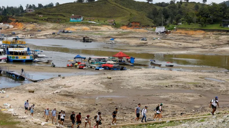 Bogota begins water rationing amid severe drought